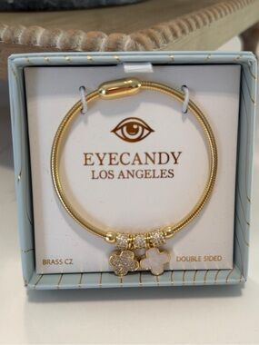 eye candy Gold-Tone Clover Charm Bracelet with White Inlay